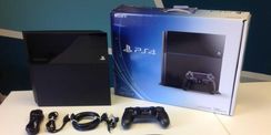 Playstation 4 500gb + 31 Jogos