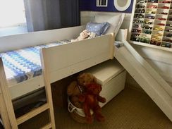 Cama Infantil com Escorregador e Armario