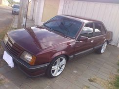 Vendo Monza, 90/90 Sl/e, Vermelho, 4 Portas