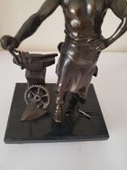 o Ferreiro. Escultura em Bronze de Raríssima Qualidade e Apresentação