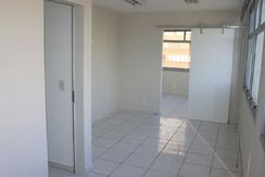 Sala Comercial 35m2 com 1 Vaga para Locação e Venda na Av. F