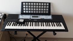 Teclado Yamaha Modelo E213