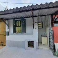 Casa Tipo Bangalô, Quarto e Banheiro