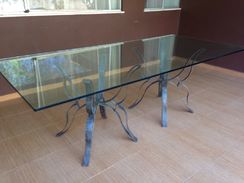 Mesa com Suporte de Ferro e Tampa de Vidro 8 Lugares