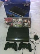 PS3 Super Slim em ótimo Estado + 15 Jogos + 2 Controles