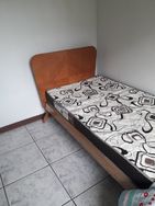 Cama de Madeira Estilo Retrô