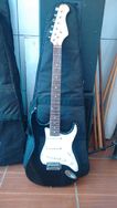 Guitarra Phoenix Stratocaster