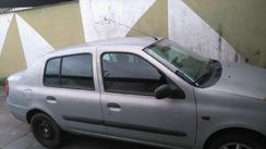 Renaut Clio 1.0 16v Sedan Prata 4 Portas