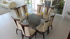 Vendo Mesa Quadrada com 8/ Cadeiras