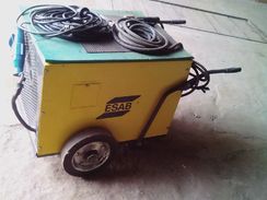 Máquina de Soldas Esab 425a