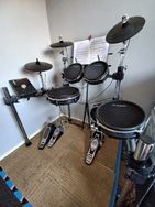 Bateria Eletrônica Alesis Command Mesh Kit - 1 Ano de Uso