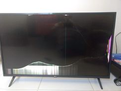 TV Lg 43 Polegadas com Tela Vazada