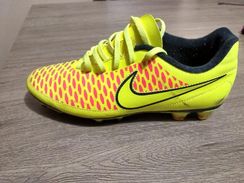 Chuteira Nike Magista