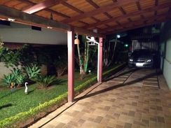 Casa, Entre Rios de Minas - Centro c/ 2 Quartos, Garagem e Jardim