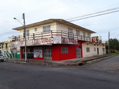 Casa Comercial de Esquina com 2 Moradias área Nobre da Barra