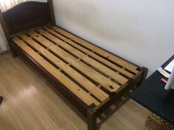 Cama Madeira Maciça. ótimo Estado