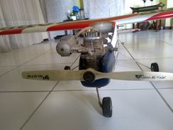 Aeromodelo e Motor