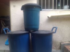 Fotos Similares: Baldes,2 de 100 Ltr. 1de 50 Ltrs 