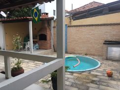 Vendo - Casa Padrão c/ Piscina