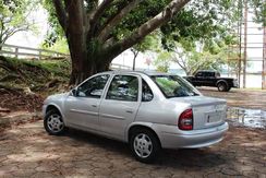 Corsa Sedan 4 Portas 2001/2002