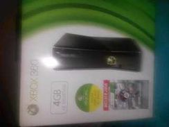 XBOX 360 4gb Semi Novo