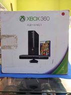 Vender Rápido!!! XBOX 360 Desbloqueado 4gb + 2 Controles + Kinect + Fonte e Todos Os Cabos