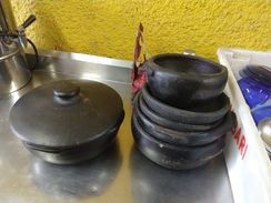 Panelas de Alumínio e de Barro e Utensílios de Cozinha