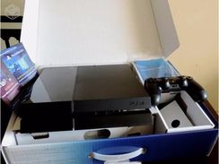 Playstation 4 1000gb Parcelado e 5 Jogos