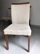 Cadeiras de Madeira e Tecido