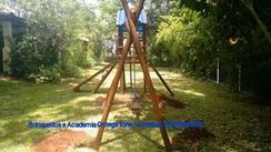 Playground Casinha de Madeira em Oferta