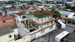 Vende Linda Casa Bem Localizada