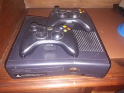 XBOX 360 Desbloqueado com Dois Controles, Kinect e 10 Jogos