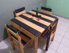 Mesa com 4 Cadeiras