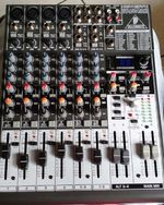 Mesa de Som Behringer Xenyx 1204fx