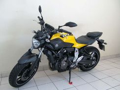 Yamaha Mt-07 ABS 2017 / Entrada de 1.286,00 e Pacelas de 564,00