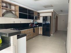 Casa com 2 Dormitórios à Venda, 450 m2 por RS 850.000,00 - Tarumã - Manaus-am