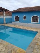 Casa com Piscina e Churrasqueira - Alugo