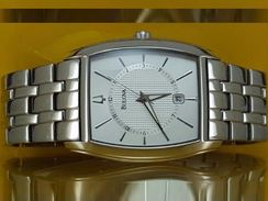 Relógio Bulova 96b121 Original, Caixa Tonneau Prata com Data