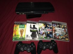 PS3 Slim com 2 Controles e 5 Jogos