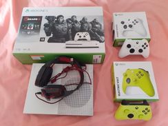 XBOX One S com 2 Controles e 10 Jogos