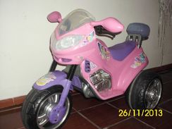 Moto Elétrica Magic Toys na Cor Rosa/lilás, para Crianças de Até 35 K