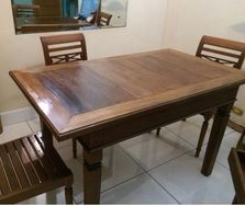 Conjunto de Mesa de Jantar com Cadeiras