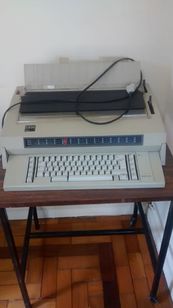 Máquina de Escrever Eletrônica