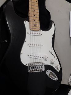 Guitarra Stratocaster Skp Challenger 3 c/ Afinador