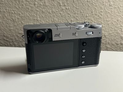 Câmera Digital Fujifilm X100v Prata Câmera 26.1mp