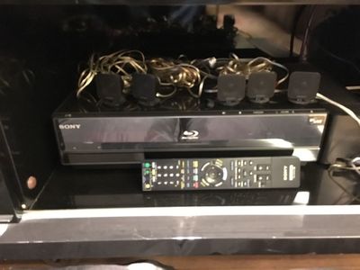 DVD Home Theater System Modelo Bdv Is 1000