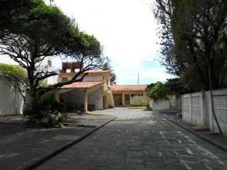 Casa com 7 Dorms em Jaboatão dos Guararapes - Piedade por 4.500.000,00 à Venda