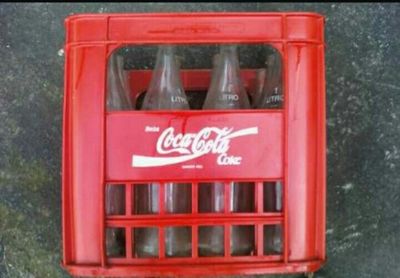 Engradado de Coca Cola de 1 Litro com 12 Garrafas de Vidro