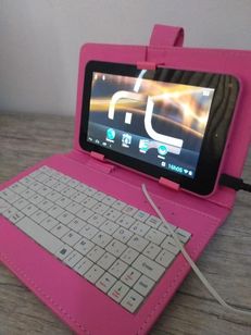 Tablet Rosa com Capa Teclado