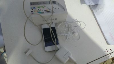 Vendo Iphone 4s (branco)